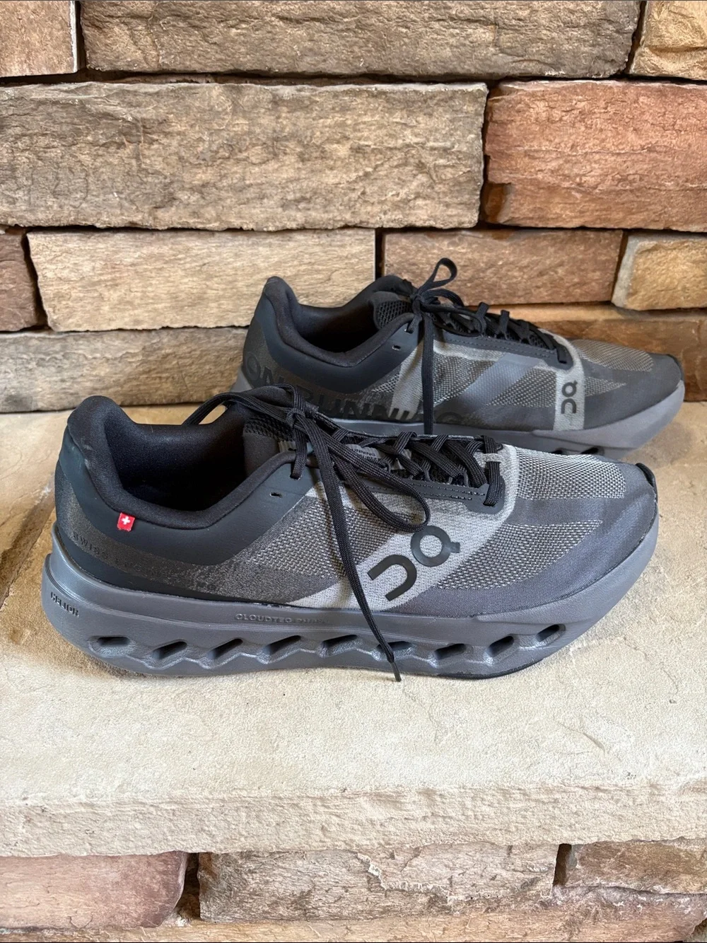 On Cloudsurfer Next men’s trainer running shoes sz  11 in black/grey